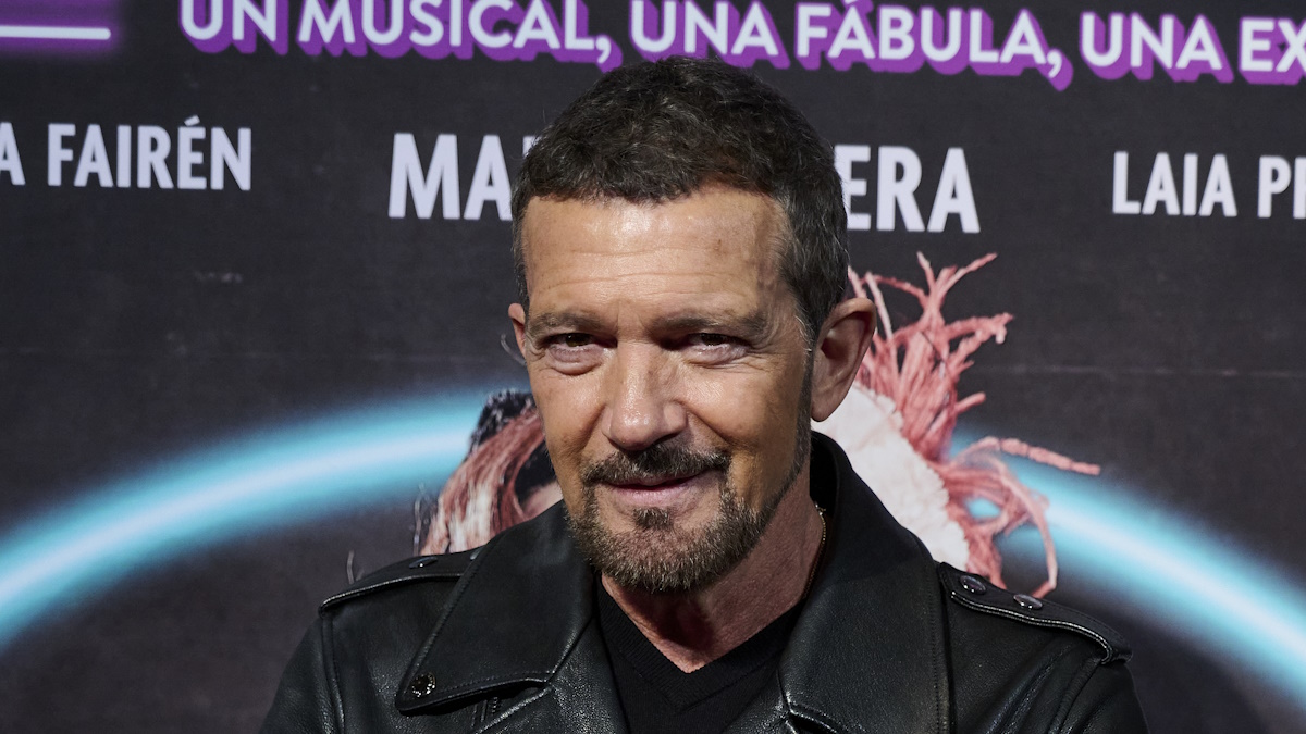 Antonio Banderas se une al biopic de Anthony Bourdain, ‘Tony’, que inicia su rodaje