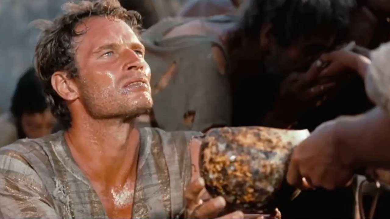 La cláusula legal que transformó a 'Ben-Hur': cómo Wyler convirtió la prohibición de mostrar el rostro de Jesucristo en un icono del cine