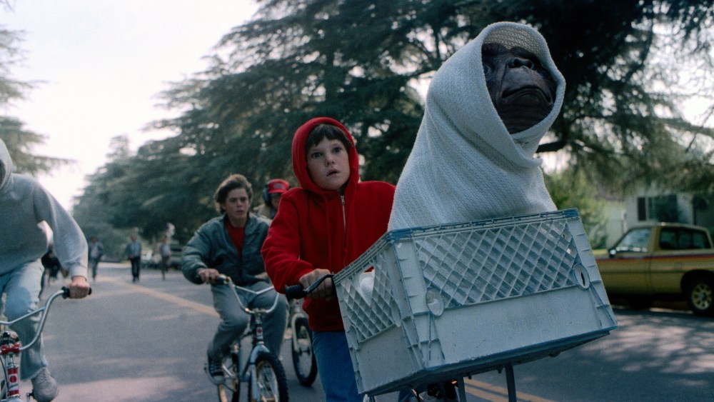 Dee Wallace revela cómo discutió con Spielberg por un romance eliminado en 'E.T.'
