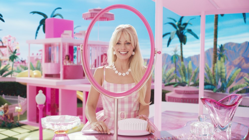 El museo de la Academia exhibe los icónicos sets y objetos de 'Barbie' y 'La Bella y la Bestia'