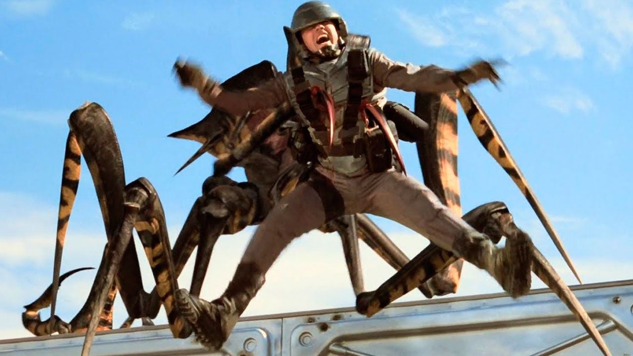 La película de ciencia ficción en Disney+ que disparó más de 300,000 balas reales y rompió récords en la historia del cine