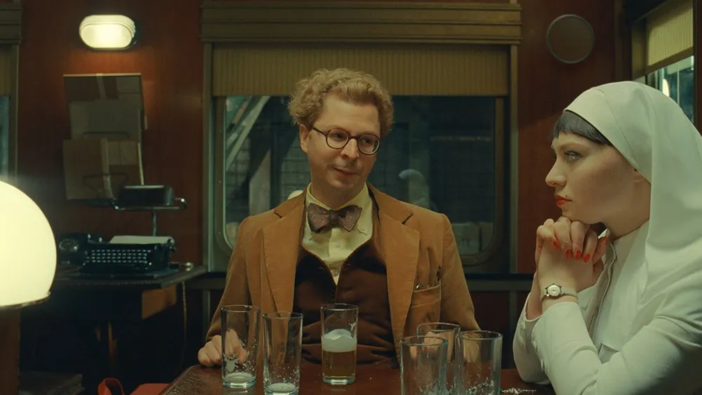 Michael Cera revela los retos de actuar para Wes Anderson y el curioso acento de ‘The Phoenician Scheme’