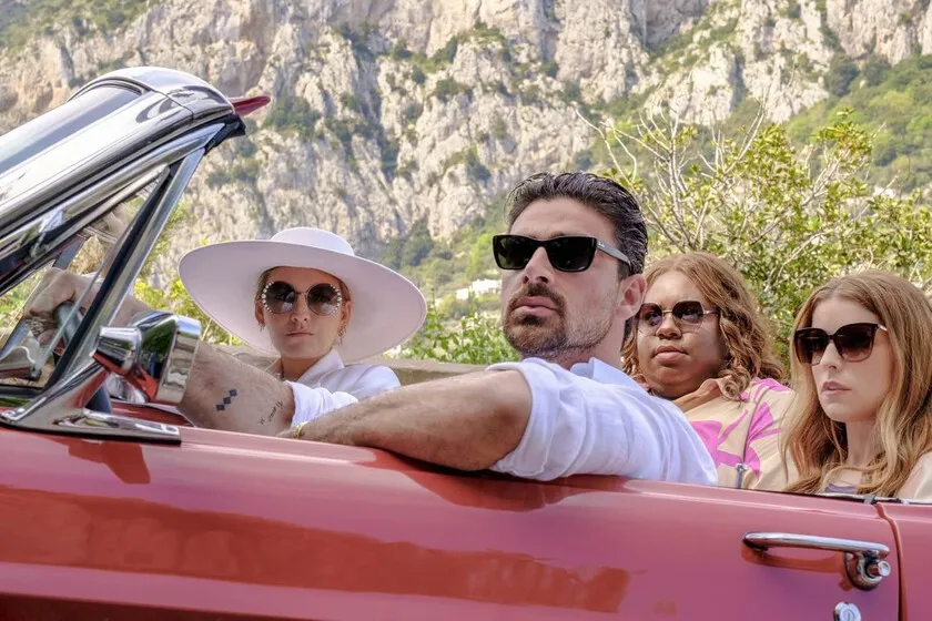 'Otro pequeño favor' arrasa en Prime Video y despierta sospechas sobre el verdadero motivo de su rodaje
