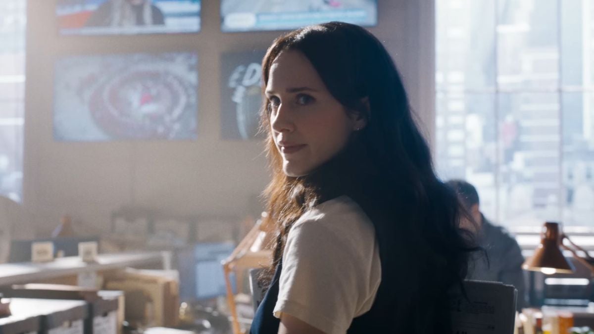 Rachel Brosnahan responde a las críticas sobre películas de superhéroes: «Hazlo o no lo hagas, pero deja de quejarte»