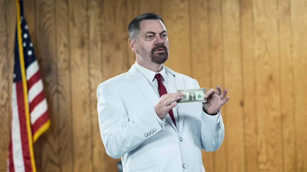 ‘Sovereign’: Nick Offerman deslumbra en un inquietante thriller sobre la extrema derecha basado en hechos reales