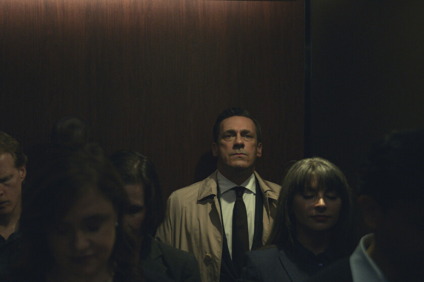 ‘Vicios ocultos’ conquista 96 países pese a las dudas: Jon Hamm deslumbra, ¿pero basta su talento para explicar el fenómeno?